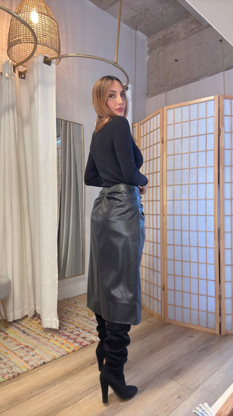 Black vegan skirt